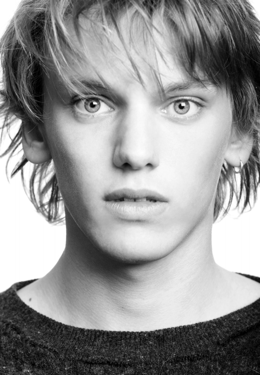 Jamie Campbell-Bower photo 9 of 42 pics, wallpaper - photo #328650