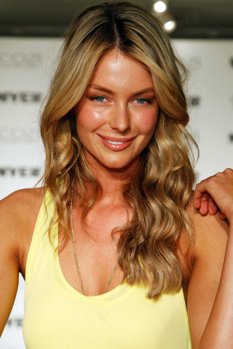 Jennifer Hawkins photo 104 of 432 pics, wallpaper - photo #220428 ...