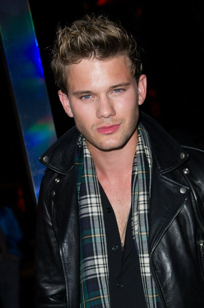 Jeremy Irvine photo 128 of 159 pics, wallpaper - photo #745379 - ThePlace2