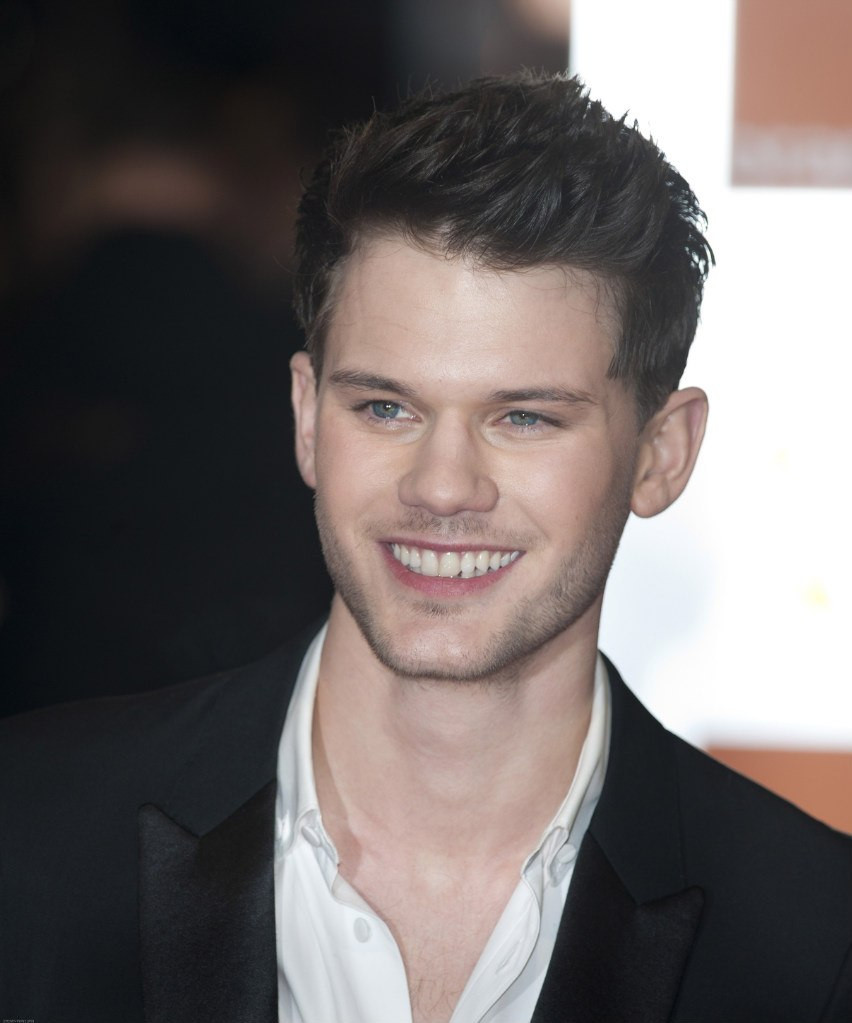 Jeremy Irvine Photo 96 Of 159 Pics, Wallpaper - Photo #717755 - Theplace2