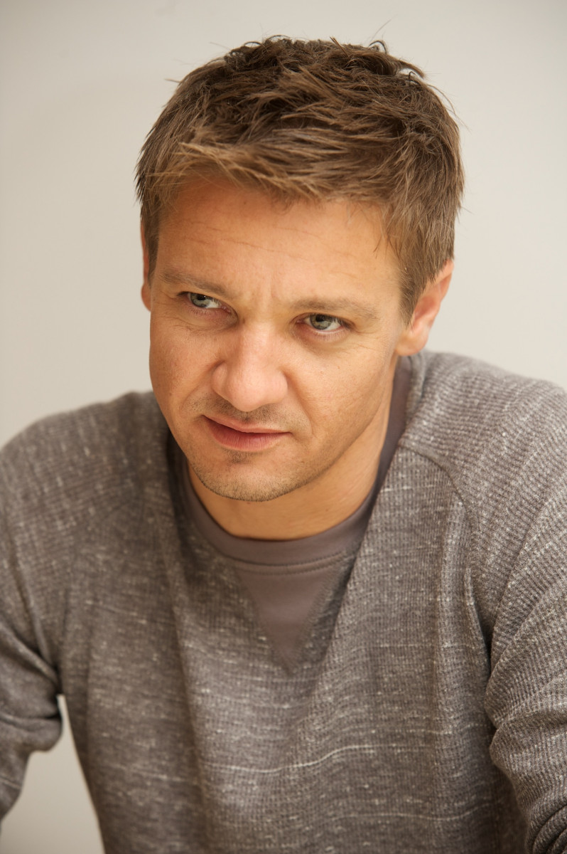 Jeremy Renner Photo 380 Of 1779 Pics, Wallpaper - Photo #476806 - Theplace2