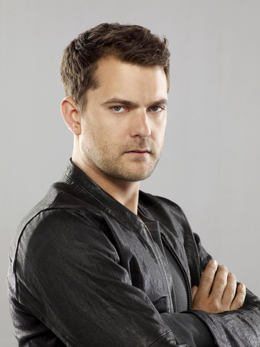 Joshua Jackson photo 8 of 81 pics, wallpaper photo 362726 ThePlace2