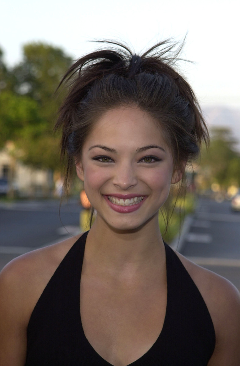 kristin-kreuk-photo-141-of-360-pics-wallpaper-photo-214060-theplace2