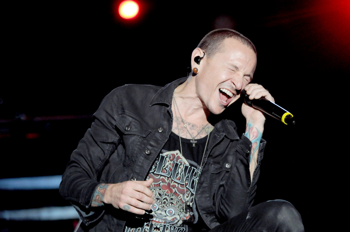 Chester Bennington Dead by Hanging
