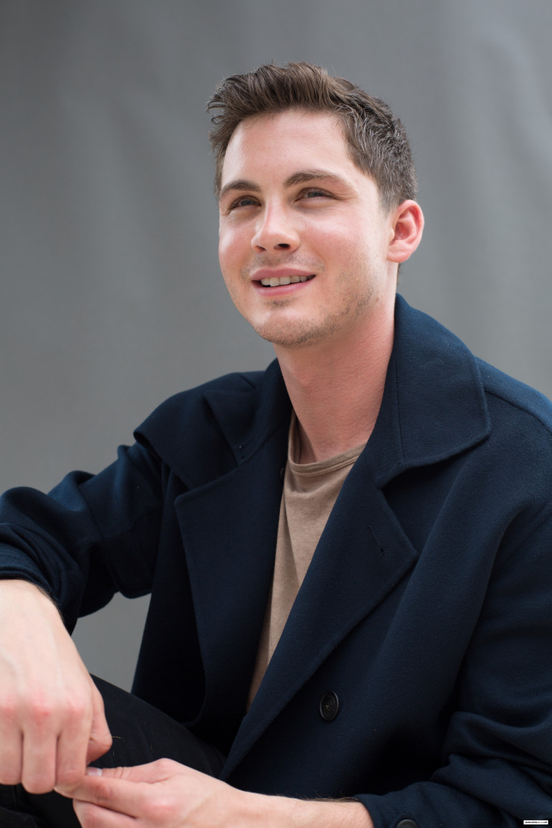 Logan Lerman photo 138 of 156 pics, wallpaper - photo #737571 - ThePlace2