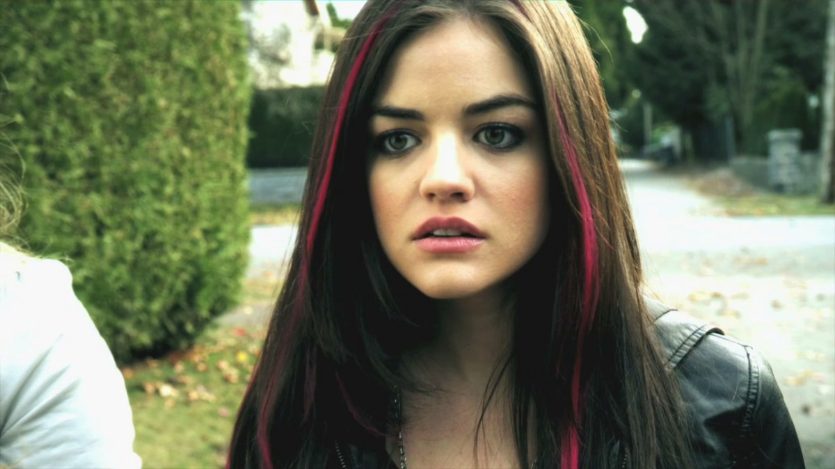 lucy hale pink hair