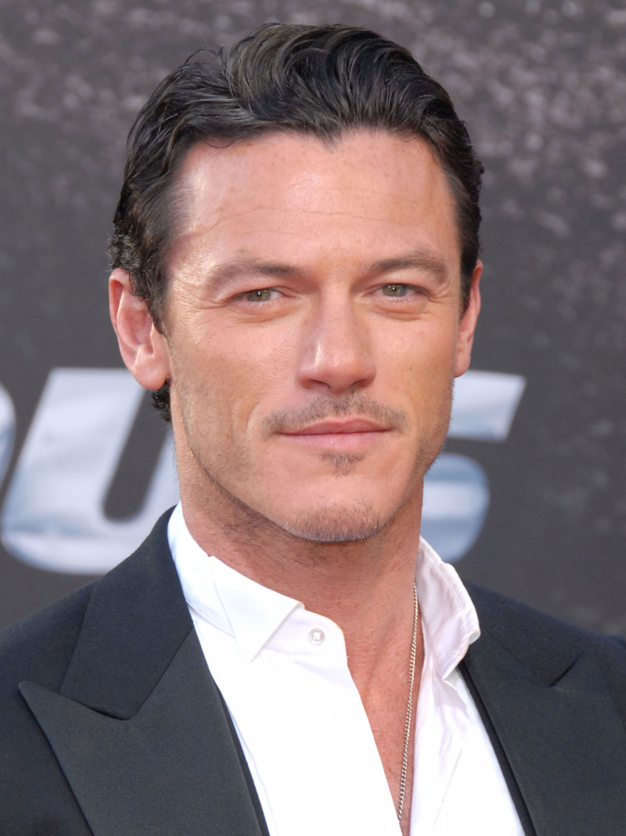 Luke Evans photo 573 of 1200 pics, wallpaper - photo #742073 - ThePlace2