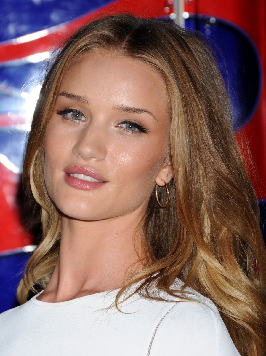 Rosie Huntington-Whitely photo 581 of 3560 pics, wallpaper - photo ...