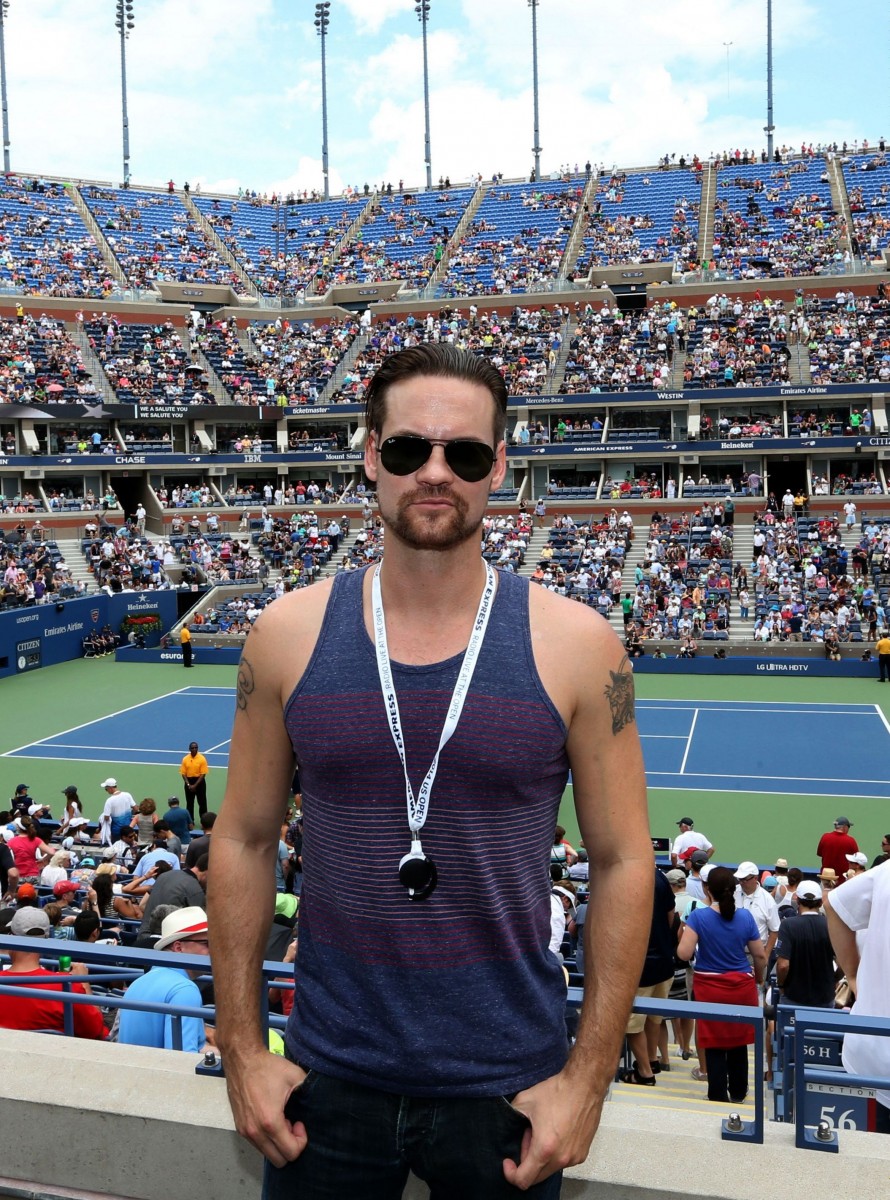 Next photo of Shane West