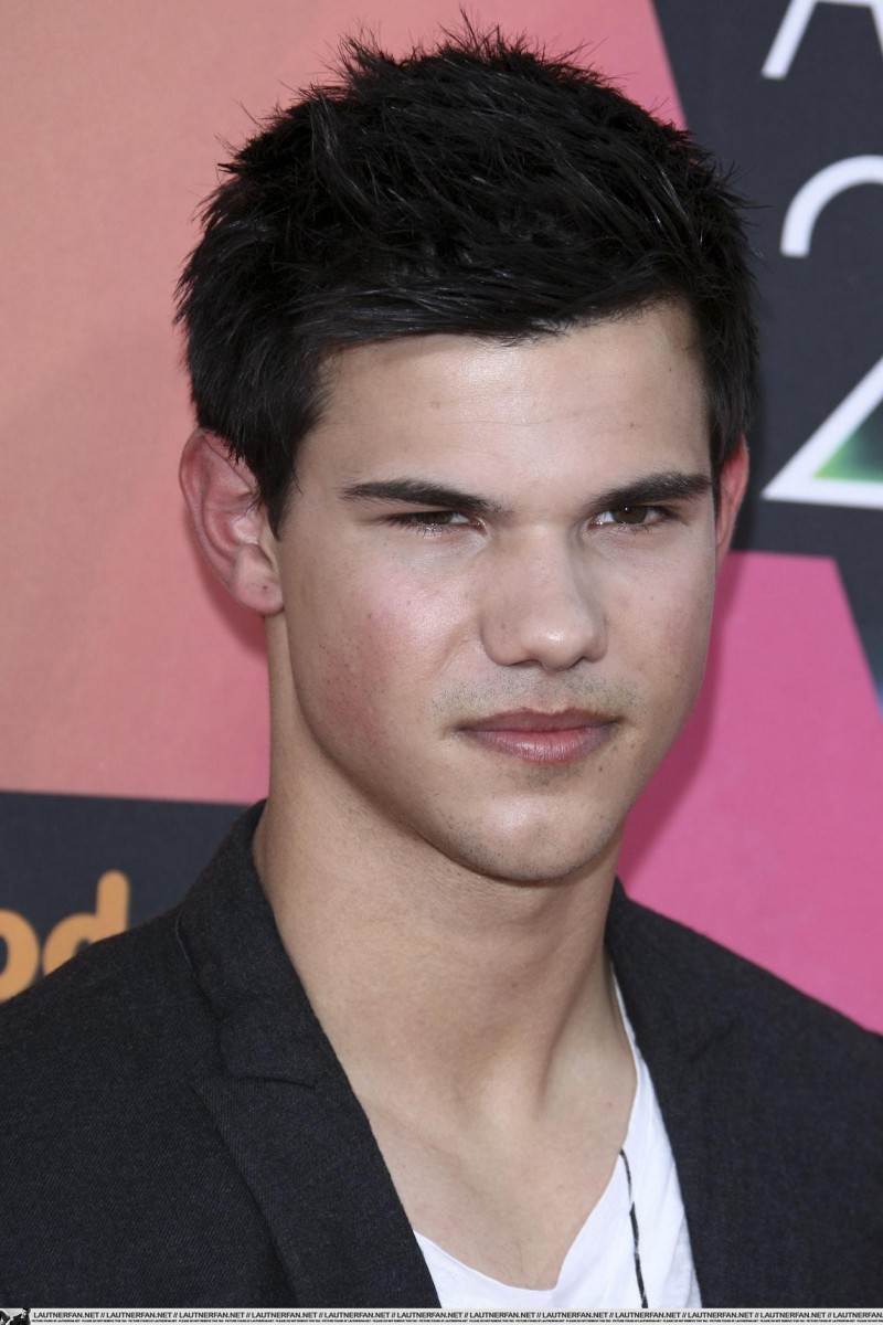 Taylor Lautner photo 116 of 643 pics, wallpaper - photo #253366 - ThePlace2