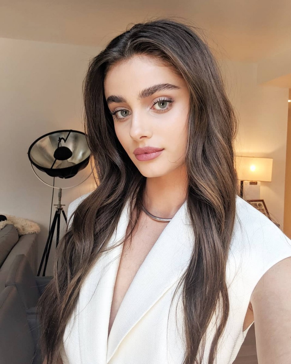 Taylor Hill photo 1430 of 2409 pics, wallpaper - photo #1146585 - ThePlace2