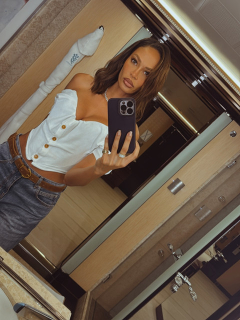 Joan Smalls instagram post 492660