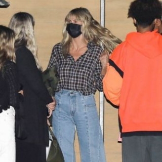 Heidi Klum surprised with 2000s style jeans