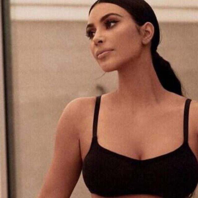 Kim Kardashian is communicating with Kanye West again