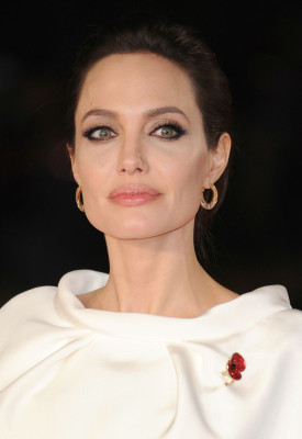 Angelina Jolie pic #744278