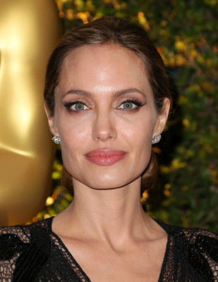 Angelina Jolie pic #648215