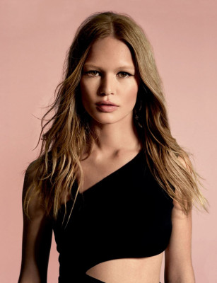 Anna Ewers pic #928059