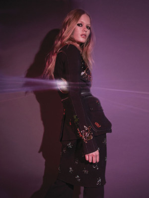 Anna Ewers pic #928055