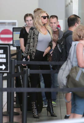 Charlotte Mckinney pic #864246