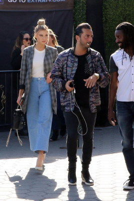 Charlotte Mckinney pic #1006491