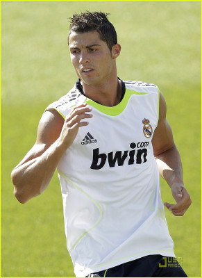 Cristiano Ronaldo pic #539211