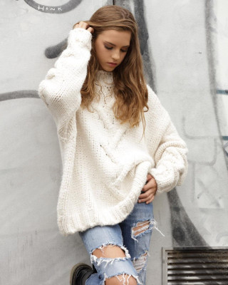 Emily Feld pic #1046903