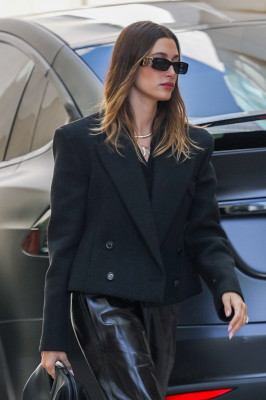 photo 13 in Hailey Baldwin gallery [id1279739] 2021-11-14 00:00:00