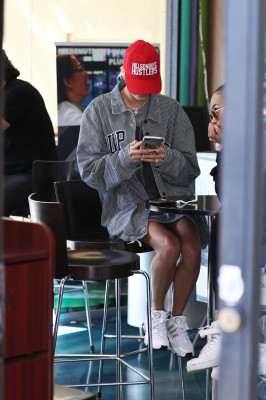 Hailey Baldwin pic #969181