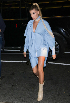 Hailey Baldwin pic #984597