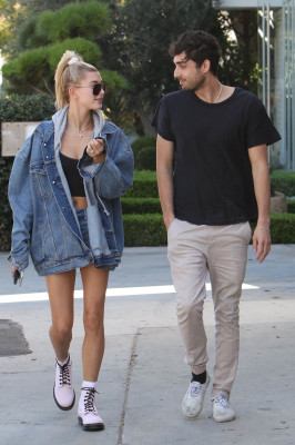 Hailey Baldwin pic #970554