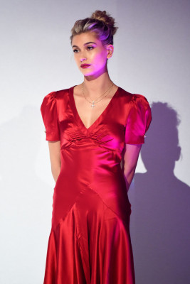 Hailey Baldwin pic #889316