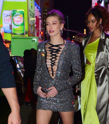Hailey Baldwin pic #1115318