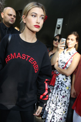 Hailey Baldwin pic #879298