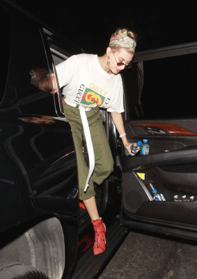 Hailey Baldwin pic #927147
