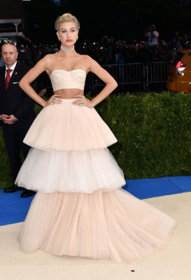 Hailey Baldwin pic #929638