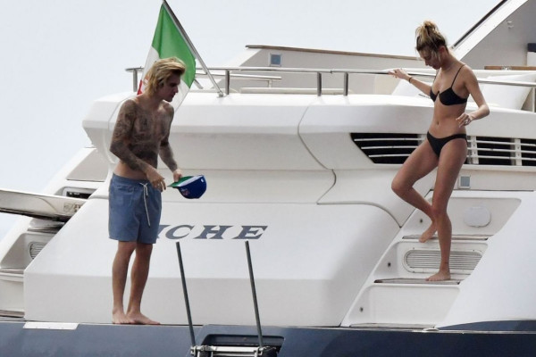Hailey Baldwin pic #1069721