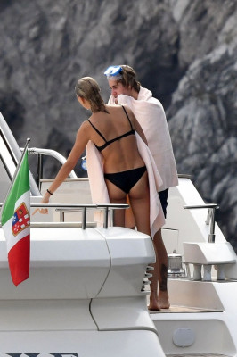 Hailey Baldwin pic #1069754