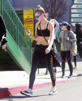 Hailey Baldwin pic #1024586