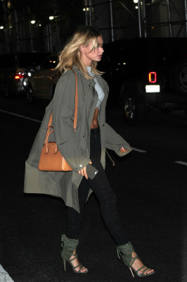 Hailey Baldwin pic #873532