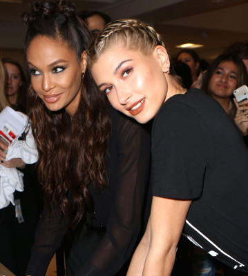 Hailey Baldwin pic #887264