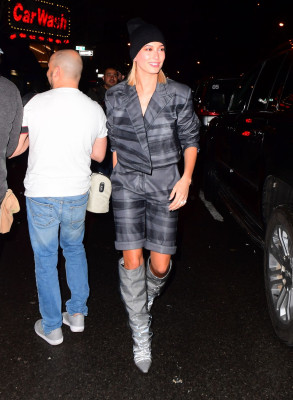 Hailey Baldwin pic #1008393