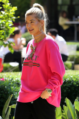 Hailey Baldwin pic #940211