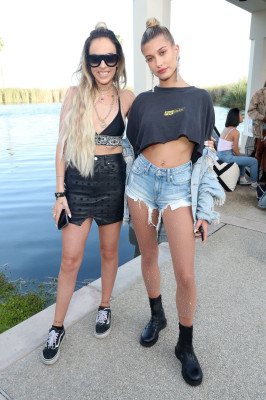 Hailey Baldwin pic #925506