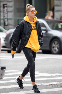 Hailey Baldwin pic #884778