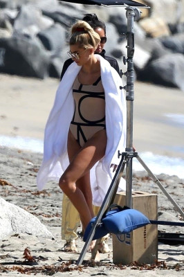 Hailey Baldwin pic #973517
