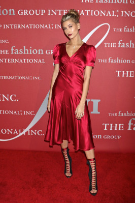 Hailey Baldwin pic #889319
