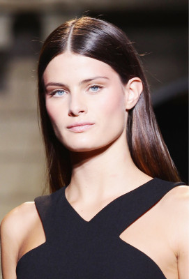 photo 19 in Isabeli Fontana gallery [id350760] 2011-02-28 00:00:00