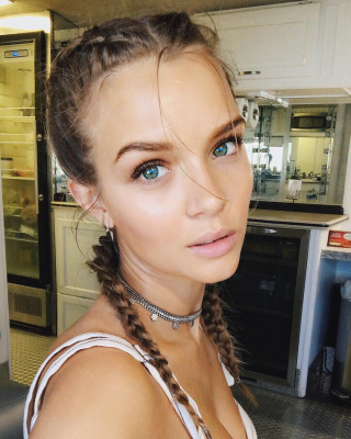 Josephine Skriver pic #1014757