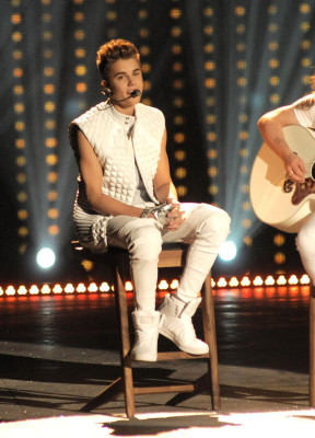 photo 28 in Justin Bieber gallery [id552195] 2012-11-13 00:00:00