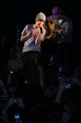 photo 3 in Justin Bieber gallery [id257231] 2010-05-19 00:00:00